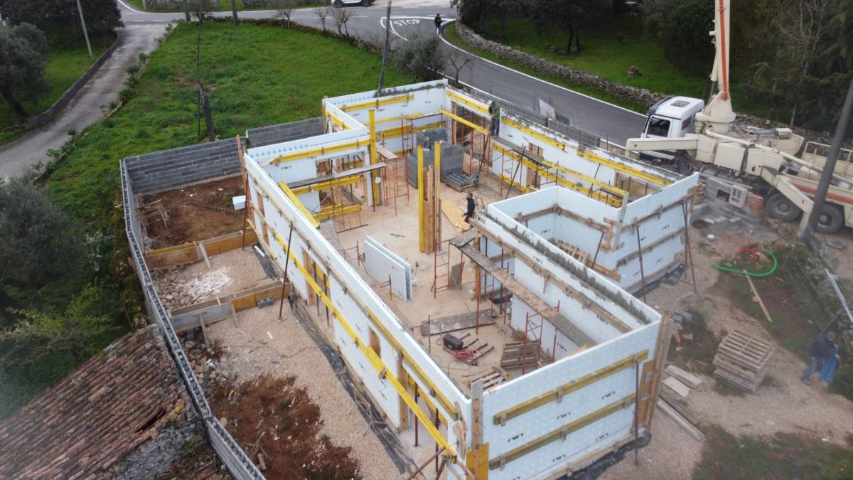 Conforto e Eficiência numa Casa para Toda a Família  Concroc